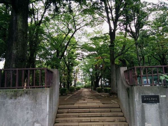西日暮里公園（Nishinippori Park)